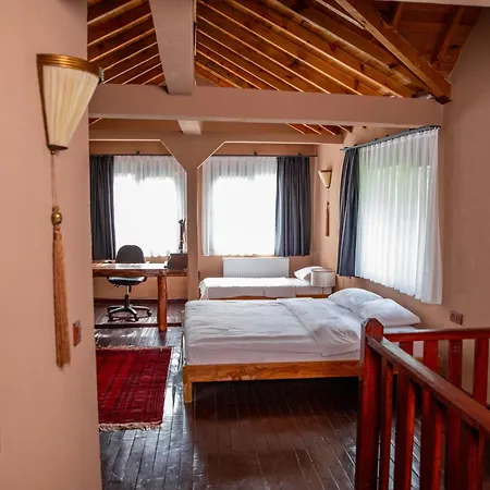 Hotel The Canyon And Restoran